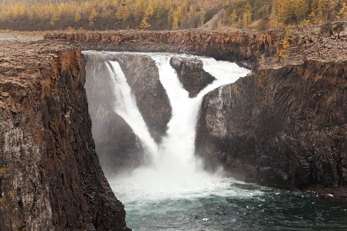 Водопад с плато